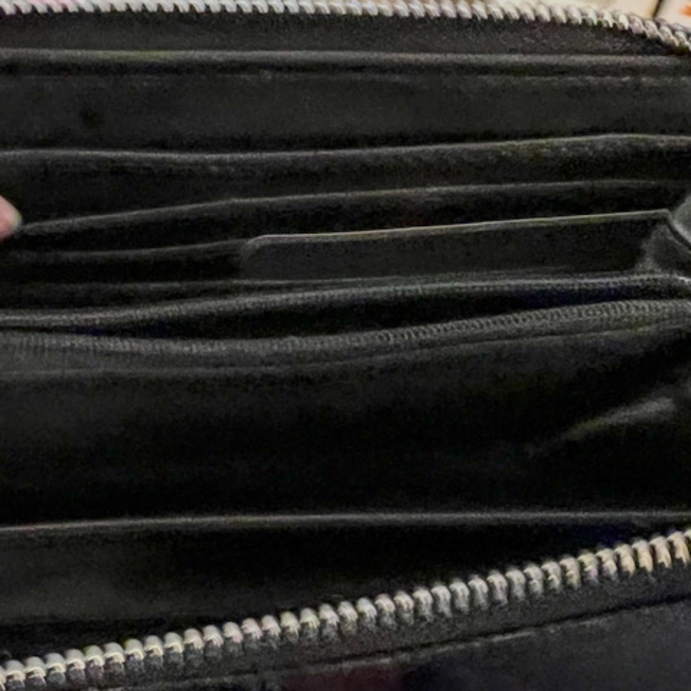 NWT Black Guess Wallet with Vegan Leather - Picture 7 of 7